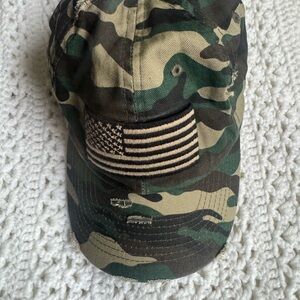 KBETHOS Vintage Camouflage Cap with Flag Detail